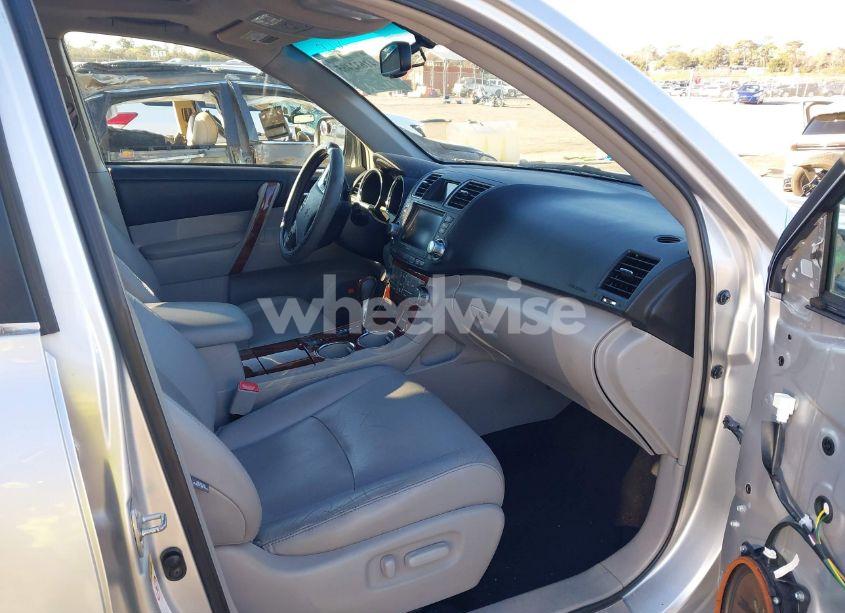 Photo 5 of 2011 Toyota Highlander LIMITED V6 (VIN 5TDYK3EH3BS030851)