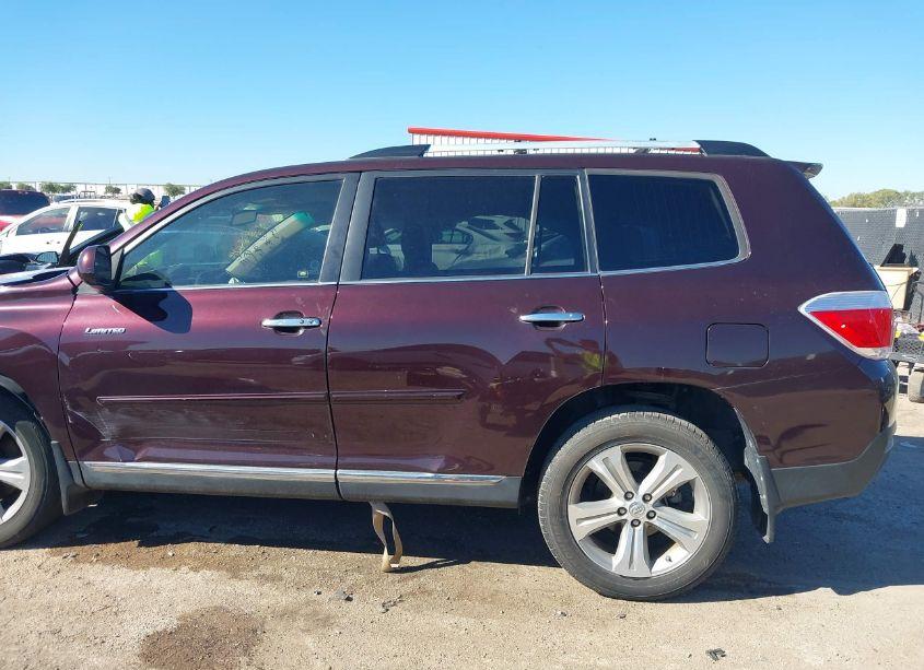 Photo 14 of 2013 Toyota Highlander LIMITED V6 (VIN 5TDYK3EH3DS116051)