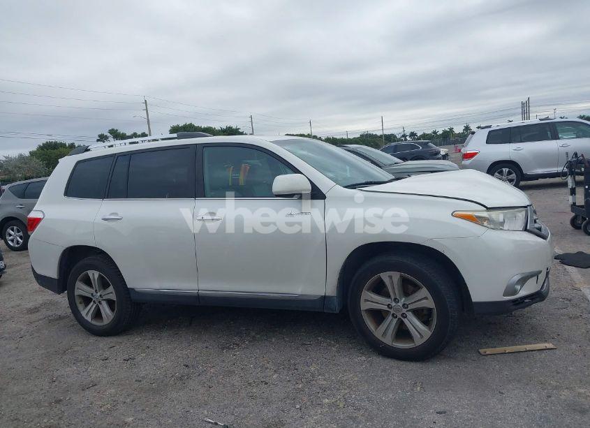 Photo 13 of 2013 Toyota Highlander LIMITED V6 (VIN 5TDYK3EH3DS118446)