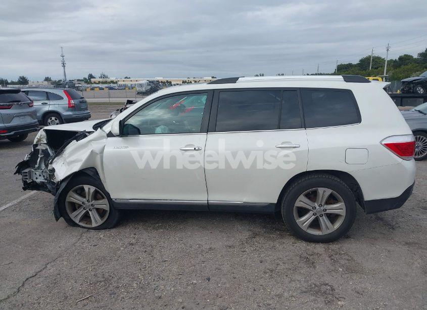 Photo 14 of 2013 Toyota Highlander LIMITED V6 (VIN 5TDYK3EH3DS118446)