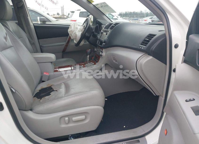 Photo 5 of 2013 Toyota Highlander LIMITED V6 (VIN 5TDYK3EH3DS118446)