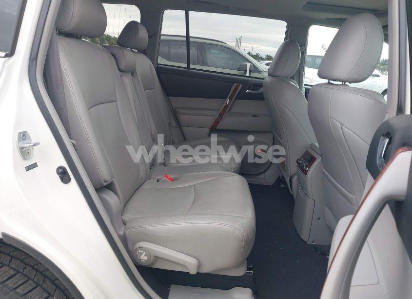 Photo 8 of 2013 Toyota Highlander LIMITED V6 (VIN 5TDYK3EH3DS118446)