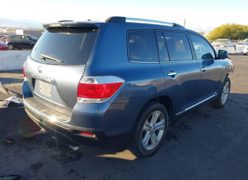 Photo 4 of 2013 Toyota Highlander LIMITED V6 (VIN 5TDYK3EH3DS119676)