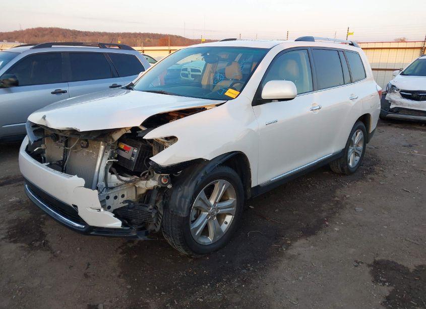 Photo 2 of 2013 Toyota Highlander LIMITED V6 (VIN 5TDYK3EH3DS124781)
