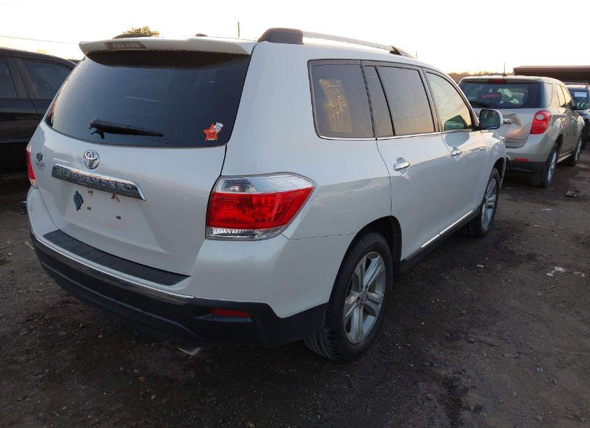 Photo 4 of 2013 Toyota Highlander LIMITED V6 (VIN 5TDYK3EH3DS124781)