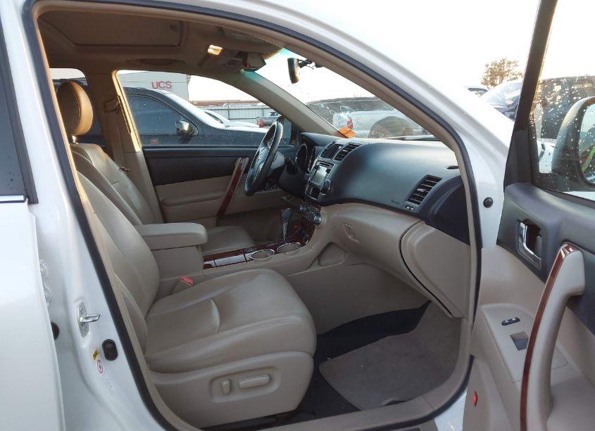 Photo 5 of 2013 Toyota Highlander LIMITED V6 (VIN 5TDYK3EH3DS124781)