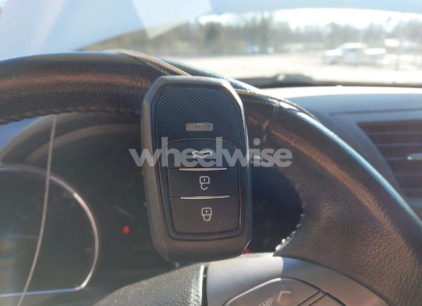 Photo 11 of 2010 Toyota Highlander LIMITED V6 (VIN 5TDYK3EH4AS022630)