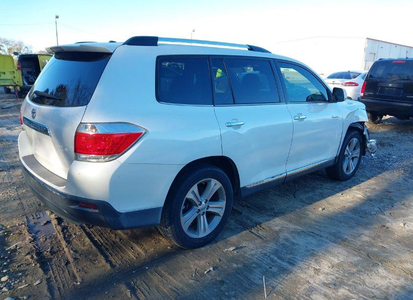 Photo 4 of 2013 Toyota Highlander LIMITED V6 (VIN 5TDYK3EH4DS128001)