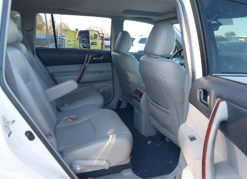 Photo 8 of 2013 Toyota Highlander LIMITED V6 (VIN 5TDYK3EH4DS128001)