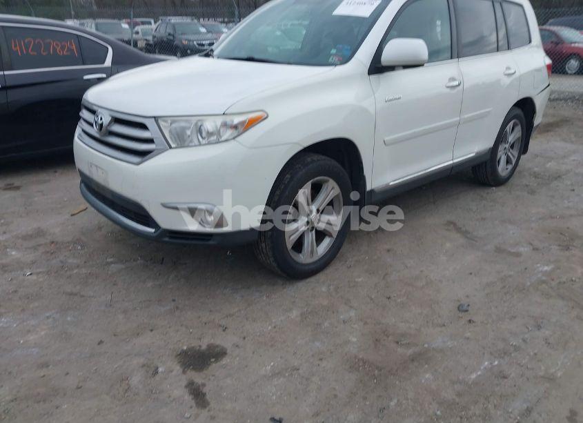 Photo 2 of 2013 Toyota Highlander LIMITED V6 (VIN 5TDYK3EH5DS115869)