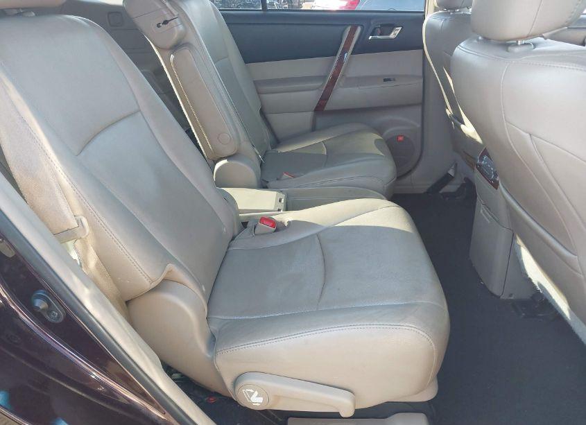 Photo 8 of 2013 Toyota Highlander LIMITED V6 (VIN 5TDYK3EH5DS133854)
