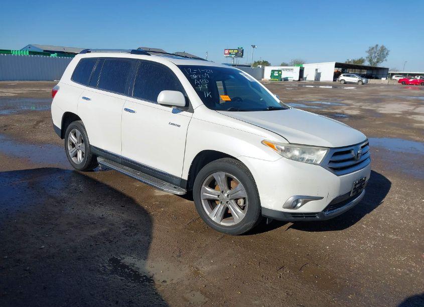 2013 Toyota Highlander LIMITED V6 (VIN 5TDYK3EH5DS136804) main photo