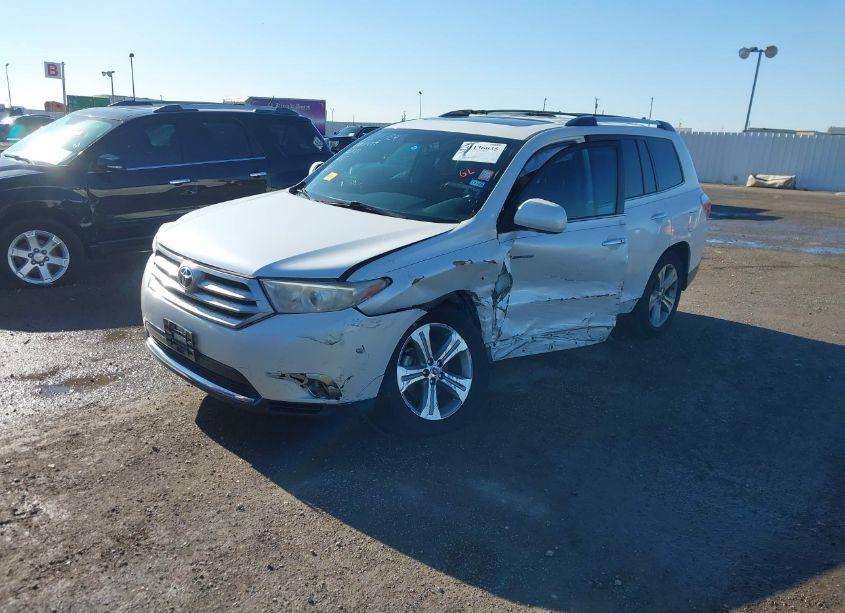 Photo 2 of 2013 Toyota Highlander LIMITED V6 (VIN 5TDYK3EH5DS136804)