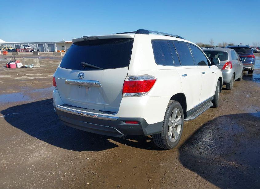 Photo 4 of 2013 Toyota Highlander LIMITED V6 (VIN 5TDYK3EH5DS136804)