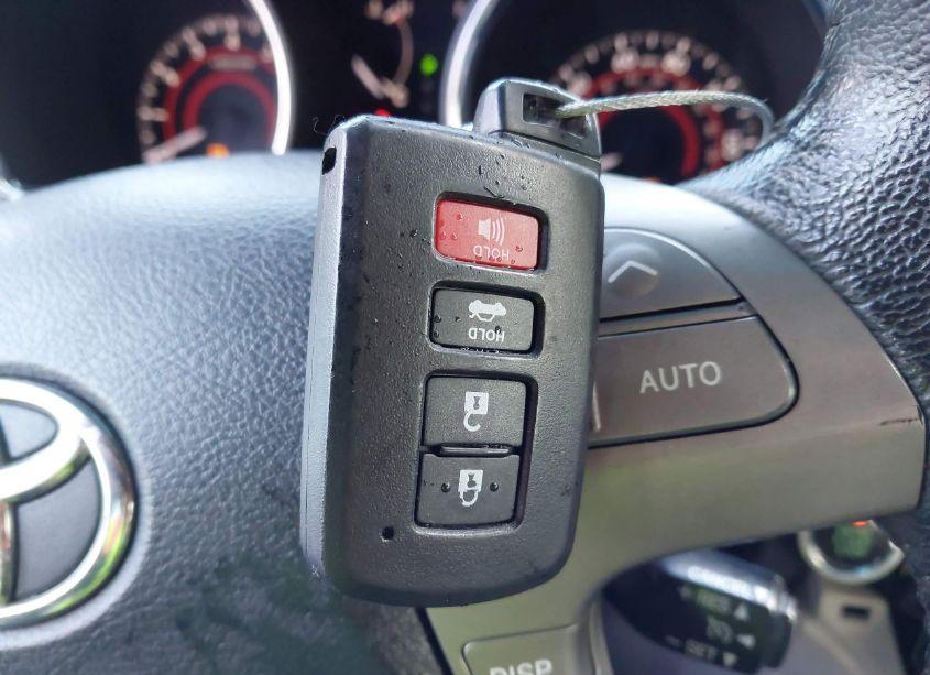 Photo 11 of 2010 Toyota Highlander LIMITED V6 (VIN 5TDYK3EH6AS010723)