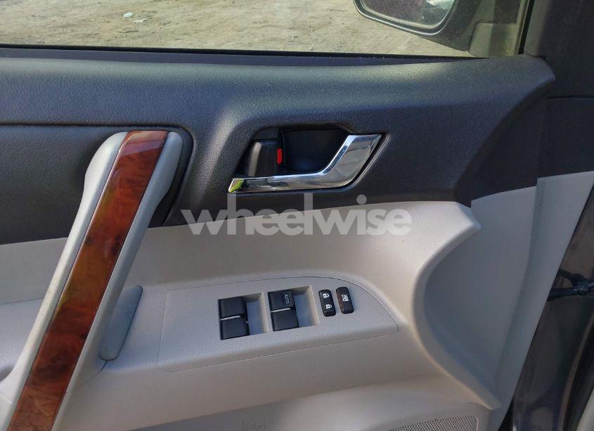 Photo 20 of 2013 Toyota Highlander LIMITED V6 (VIN 5TDYK3EH6DS116853)