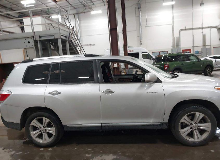 Photo 13 of 2013 Toyota Highlander LIMITED V6 (VIN 5TDYK3EH8DS112917)