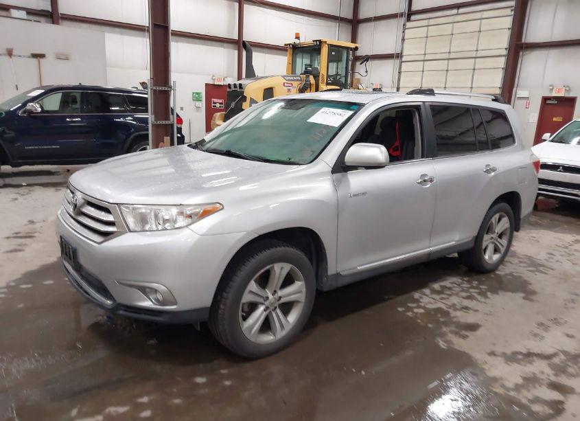 Photo 2 of 2013 Toyota Highlander LIMITED V6 (VIN 5TDYK3EH8DS112917)