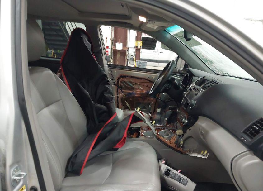 Photo 5 of 2013 Toyota Highlander LIMITED V6 (VIN 5TDYK3EH8DS112917)