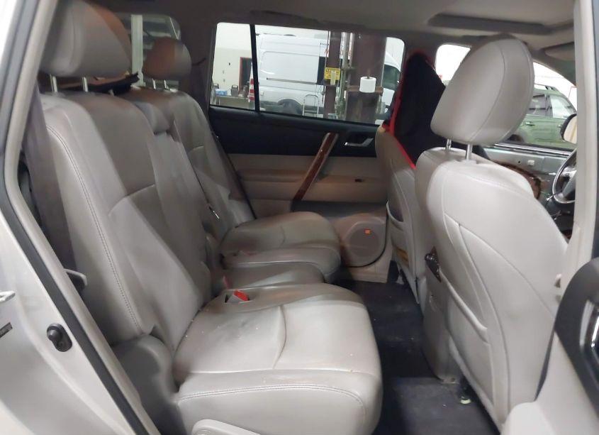Photo 8 of 2013 Toyota Highlander LIMITED V6 (VIN 5TDYK3EH8DS112917)