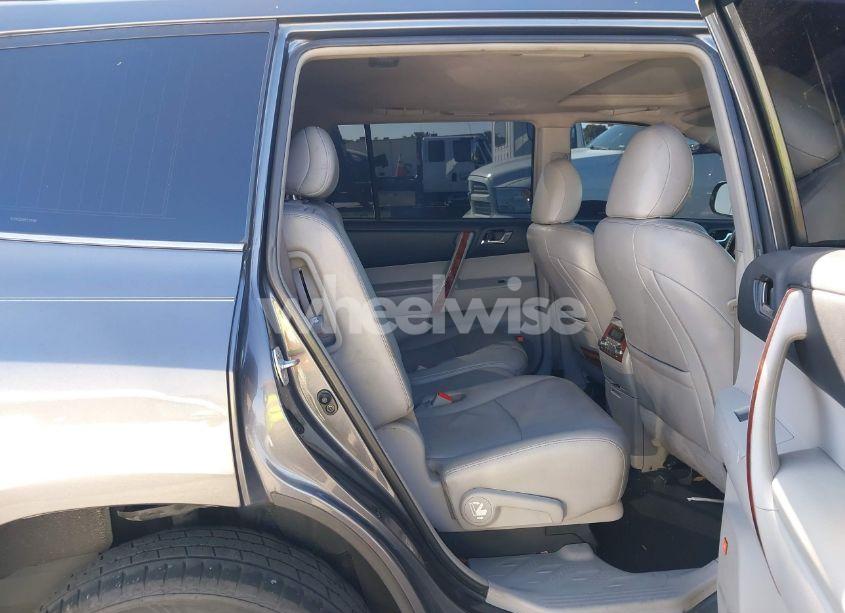 Photo 8 of 2013 Toyota Highlander LIMITED V6 (VIN 5TDYK3EH8DS128020)