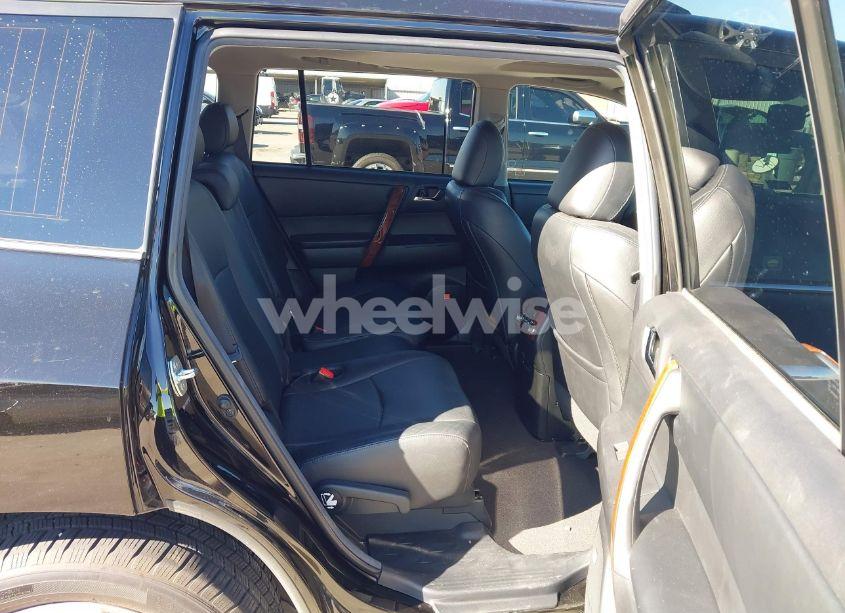 Photo 8 of 2013 Toyota Highlander LIMITED V6 (VIN 5TDYK3EHXDS136734)