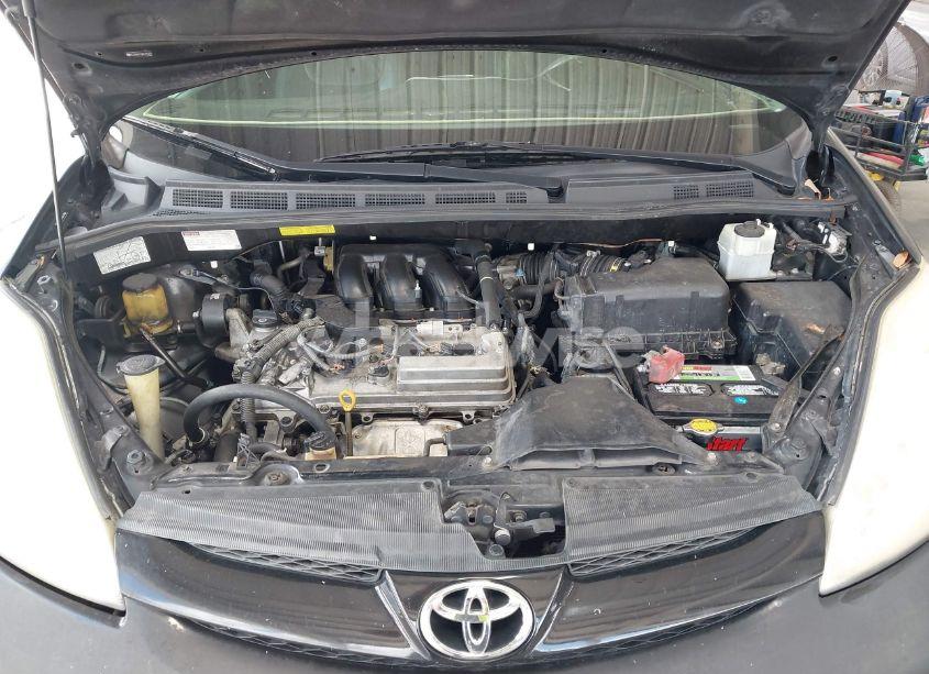 Photo 10 of 2010 Toyota Sienna XLE (VIN 5TDYK4CC0AS325224)