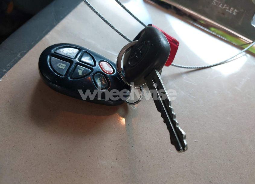 Photo 11 of 2010 Toyota Sienna XLE (VIN 5TDYK4CC0AS325224)