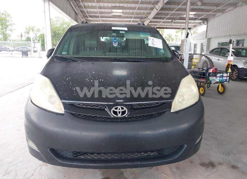 Photo 12 of 2010 Toyota Sienna XLE (VIN 5TDYK4CC0AS325224)