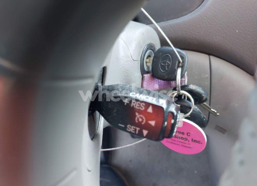 Photo 11 of 2010 Toyota Sienna XLE (VIN 5TDYK4CC2AS313950)