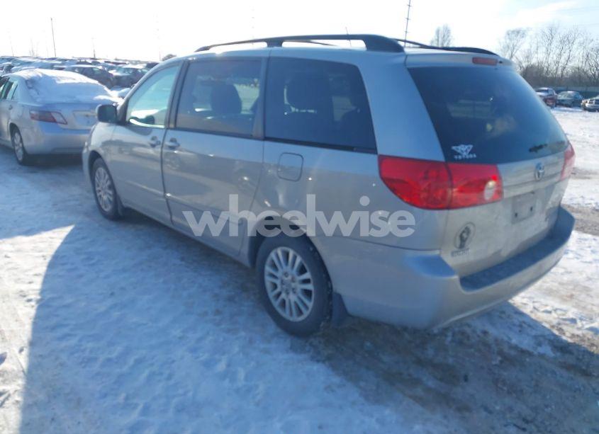 Photo 3 of 2010 Toyota Sienna XLE (VIN 5TDYK4CC2AS313950)