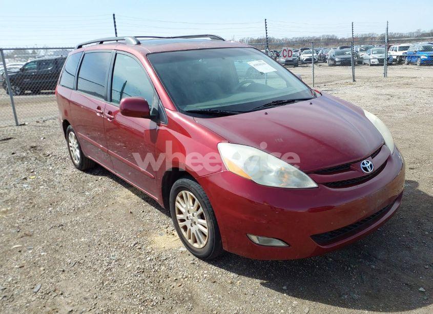 2010 Toyota Sienna XLE (VIN 5TDYK4CC3AS290128) main photo