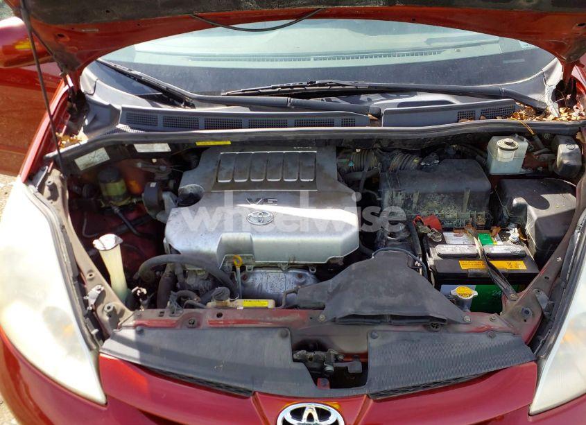 Photo 10 of 2010 Toyota Sienna XLE (VIN 5TDYK4CC3AS290128)
