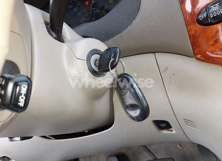 Photo 11 of 2010 Toyota Sienna XLE (VIN 5TDYK4CC3AS290128)