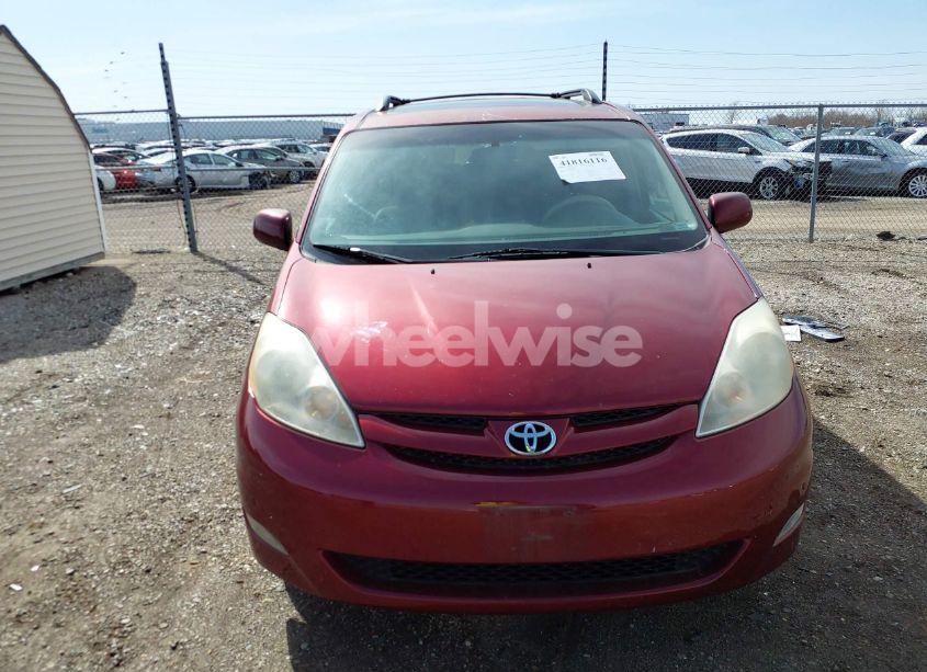 Photo 12 of 2010 Toyota Sienna XLE (VIN 5TDYK4CC3AS290128)