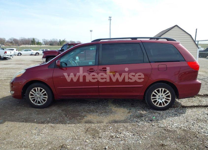 Photo 14 of 2010 Toyota Sienna XLE (VIN 5TDYK4CC3AS290128)