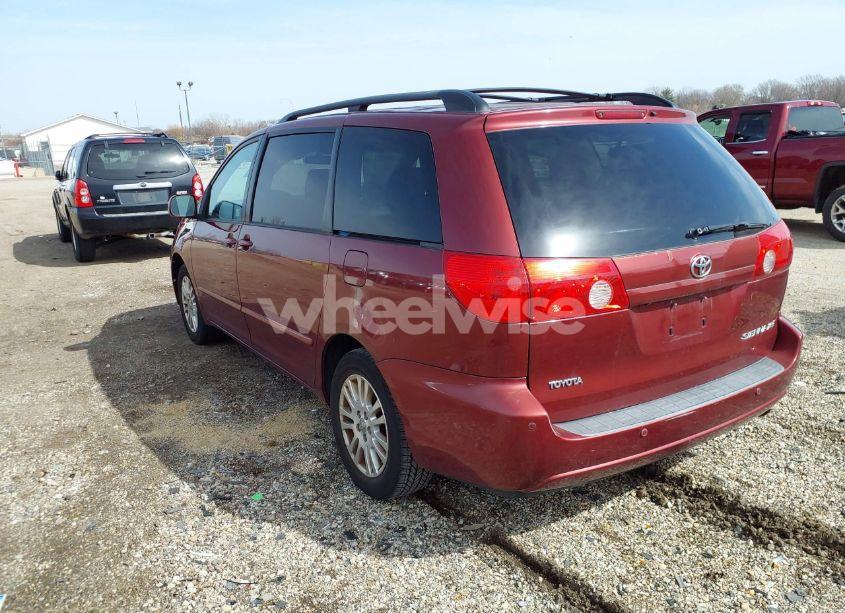 Photo 3 of 2010 Toyota Sienna XLE (VIN 5TDYK4CC3AS290128)