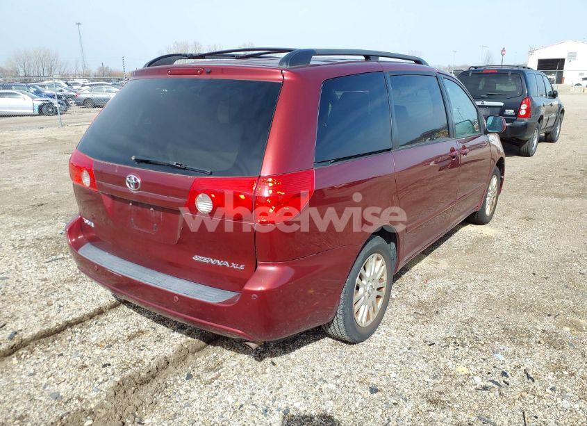 Photo 4 of 2010 Toyota Sienna XLE (VIN 5TDYK4CC3AS290128)