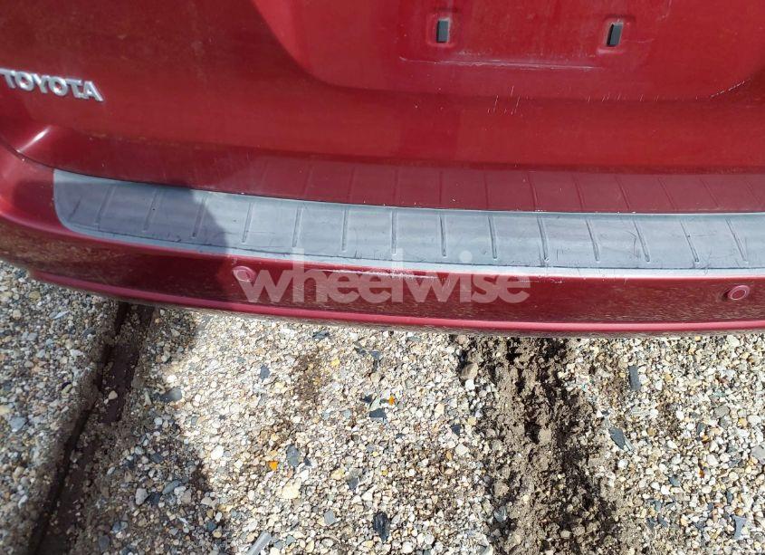 Photo 6 of 2010 Toyota Sienna XLE (VIN 5TDYK4CC3AS290128)