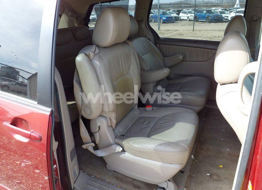 Photo 8 of 2010 Toyota Sienna XLE (VIN 5TDYK4CC3AS290128)