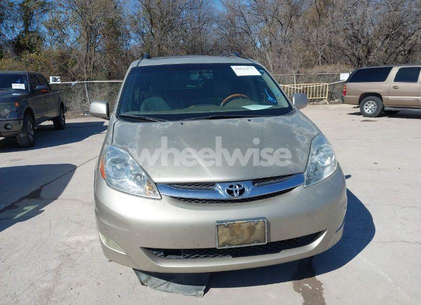 Photo 12 of 2010 Toyota Sienna LIMITED (VIN 5TDYK4CC3AS298889)