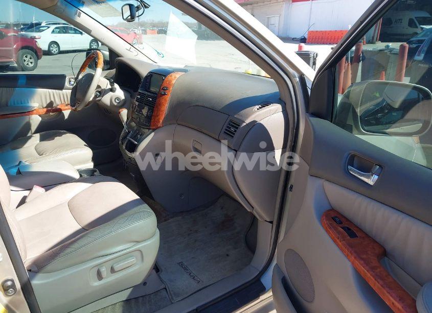 Photo 5 of 2010 Toyota Sienna LIMITED (VIN 5TDYK4CC3AS298889)