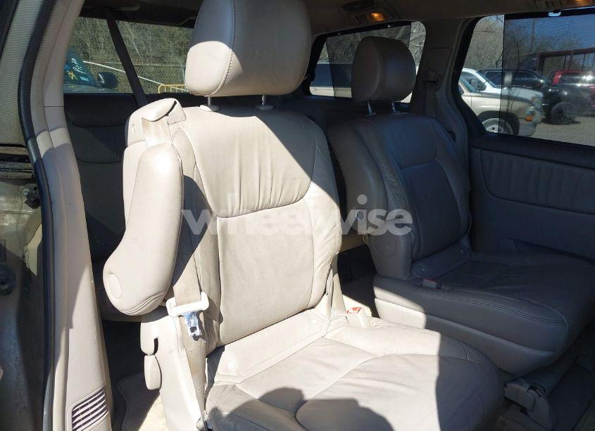 Photo 8 of 2010 Toyota Sienna LIMITED (VIN 5TDYK4CC3AS298889)