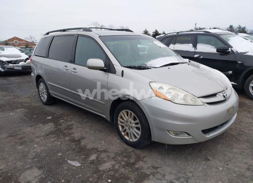 2010 Toyota Sienna XLE (VIN 5TDYK4CC3AS306182) main photo