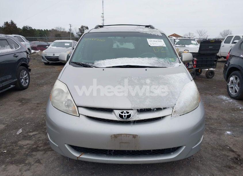 Photo 12 of 2010 Toyota Sienna XLE (VIN 5TDYK4CC3AS306182)