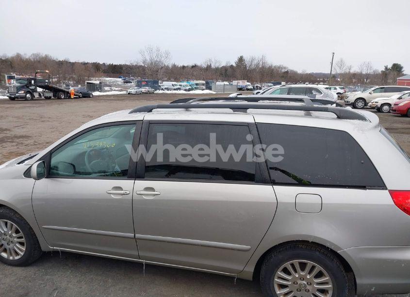 Photo 14 of 2010 Toyota Sienna XLE (VIN 5TDYK4CC3AS306182)