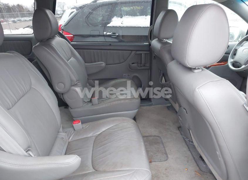 Photo 8 of 2010 Toyota Sienna XLE (VIN 5TDYK4CC3AS306182)