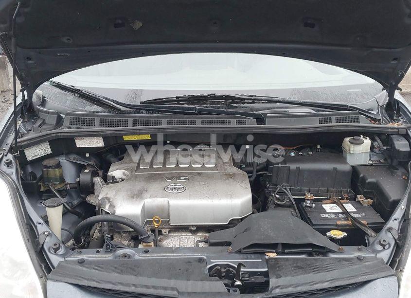 Photo 10 of 2010 Toyota Sienna XLE (VIN 5TDYK4CC3AS308658)