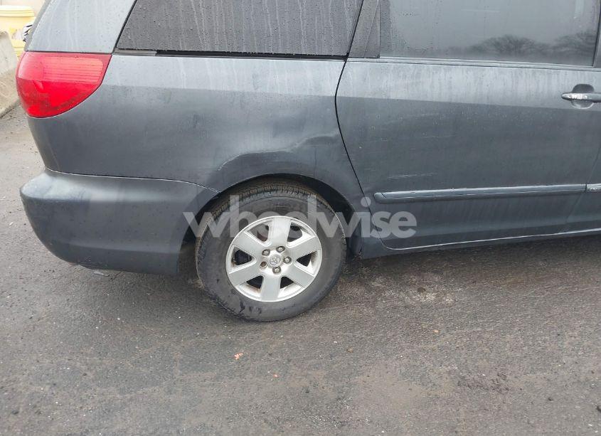 Photo 17 of 2010 Toyota Sienna XLE (VIN 5TDYK4CC3AS308658)