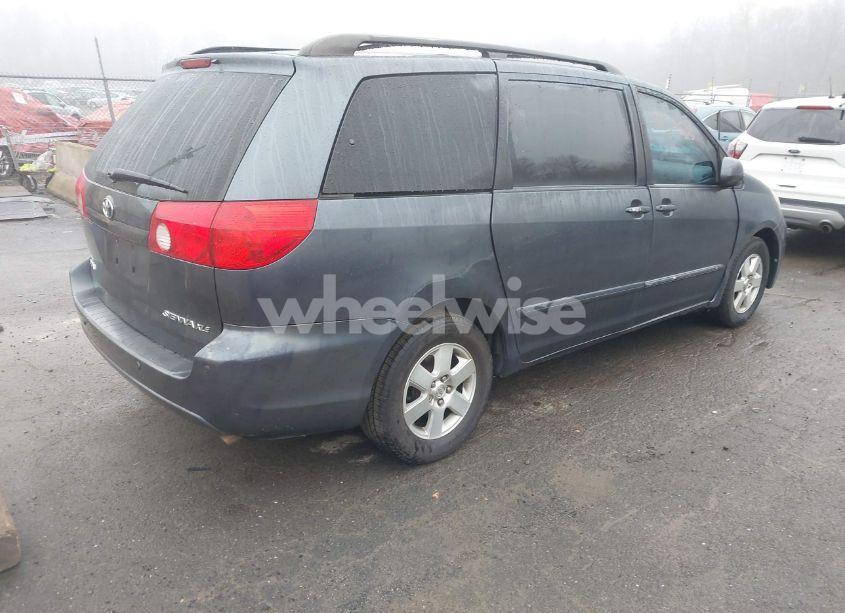 Photo 4 of 2010 Toyota Sienna XLE (VIN 5TDYK4CC3AS308658)